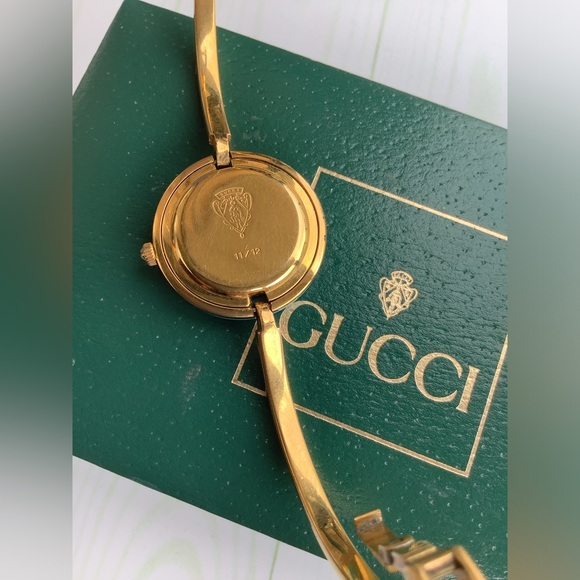 Ladies GUCCI bangle watch w/ interchangeable bezels🌸🌺🌼 - Picture 4 of 12